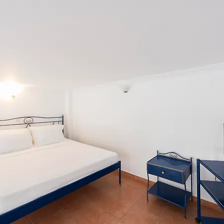Hotel Kastro 3*